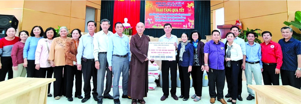 市領導及龍華寺護法會赴平福省行善 ảnh 1