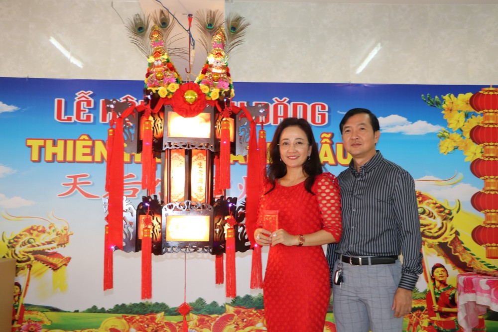 平陽省新天后宮競投聖燈籌得逾 36 億元 ảnh 5