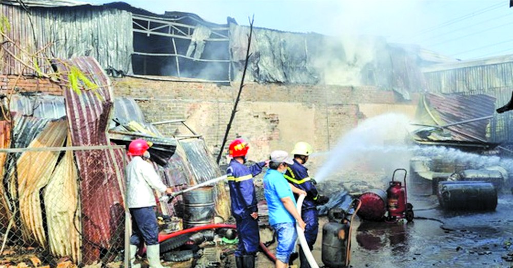 平政縣公安昨(12)日與市公安廳消防與救援警察科(PC07)配合調查當地火警的起因。