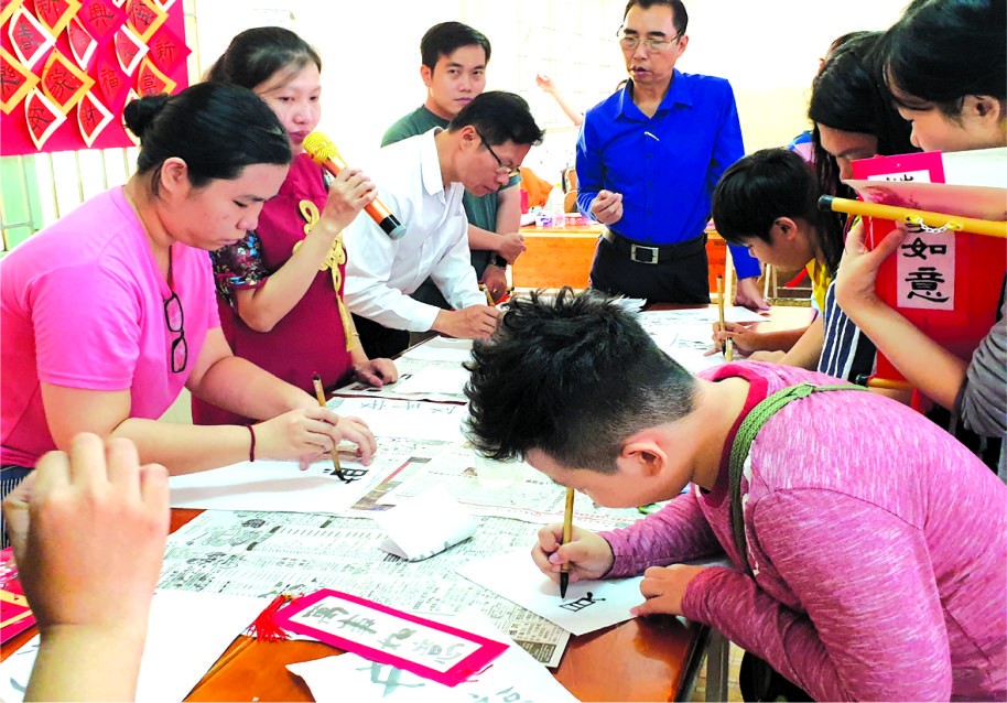 市商業華語培訓中心每年舉辦的迎春傳統活動吸引眾多學生參加。