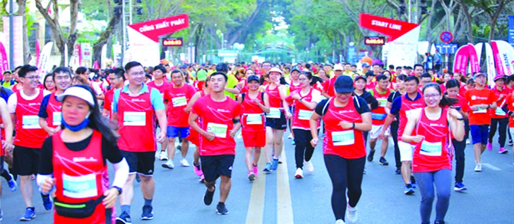 逾 1. 3 萬人參加國際馬拉松賽