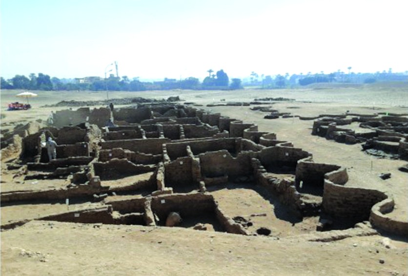 據新華社報導，埃及考古學家扎希‧哈瓦斯8日發表聲明說，在埃及南部城市盧克索發現了距今3000多年的古埃及重要都城遺址