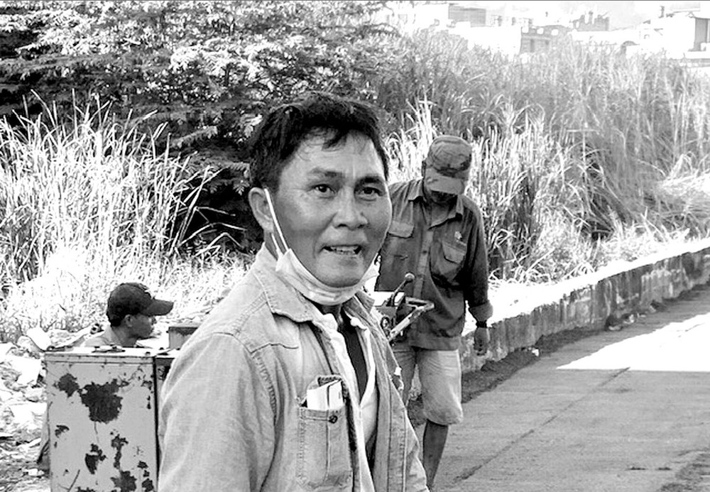 潘文詩助人為樂。