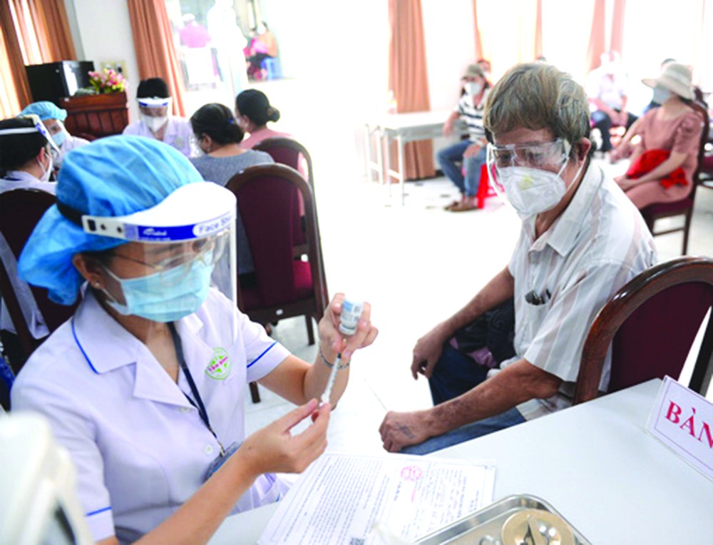 為 65 歲以上長者接種。