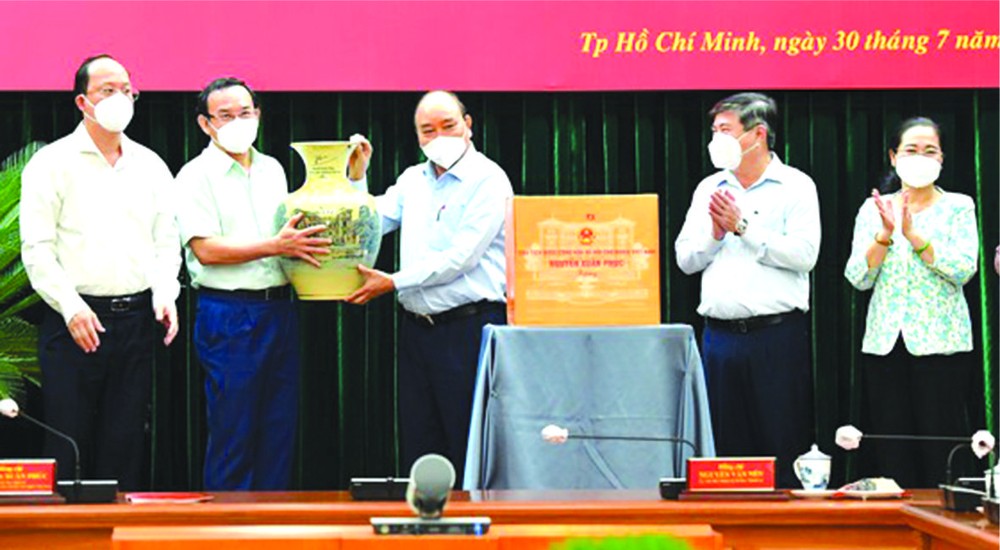 國家主席向本市贈送禮物。