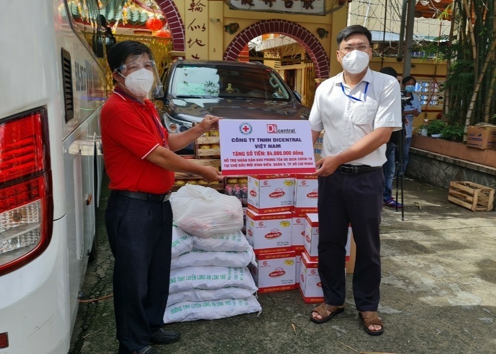 第八郡佛教會繼續救濟貧困戶 ảnh 1