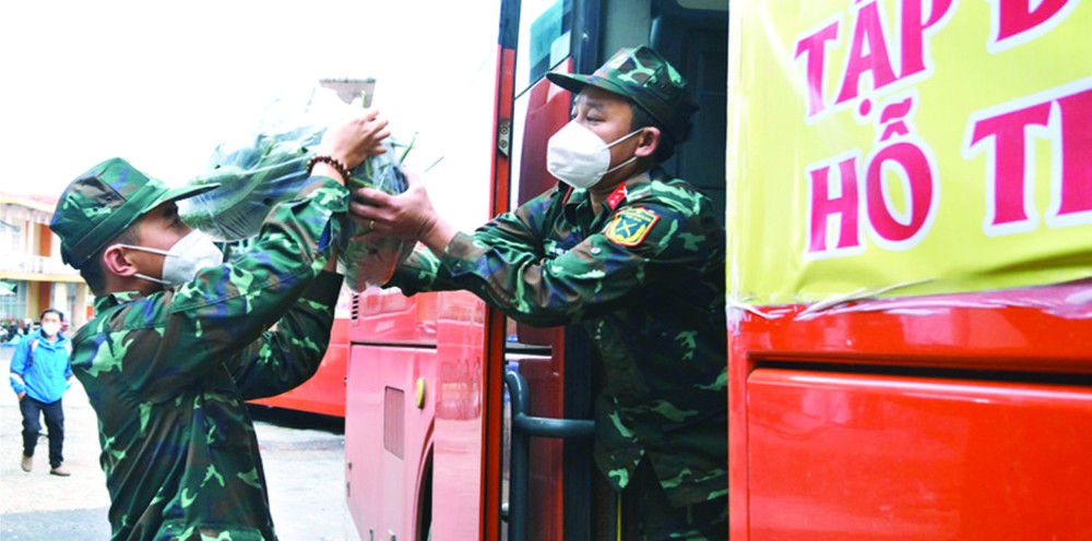 林同省人委會昨(10)日與芳莊集團繼續捐贈本市近300噸蔬菜。