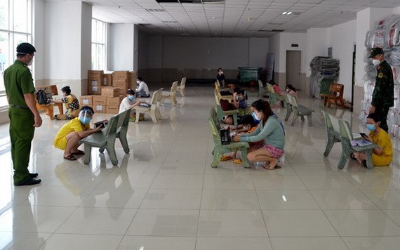 公安和部隊力量也參與“野戰教室”的學習輔導工作。