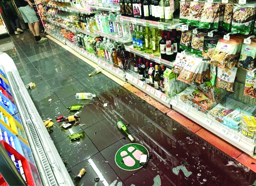 千葉縣一家便利店受災。