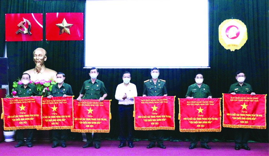 退伍軍人須發揚胡伯伯部隊傳統