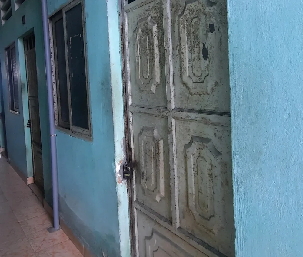 Dãy nhà trọ khoá cửa im lìm, không ai thuê từ đầu năm 2023 đến nay tại khu nhà trọ của chị Phạm Thị Trang trên đường Trần Thanh Mại (phường Tân Tạo A, quận Bình Tân). Ảnh: HẢI NGỌC Dãy nhà trọ khoá cửa im lìm, không ai thuê từ đầu năm 2023 đến nay tại khu nhà trọ của chị Phạm Thị Trang trên đường Trần Thanh Mại (phường Tân Tạo A, quận Bình Tân). Ảnh: HẢI NGỌC