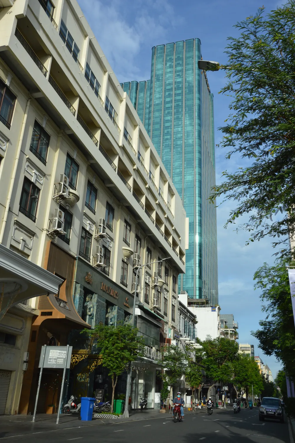 Một nhà hàng Trung Hoa trên đường Đồng Khởi