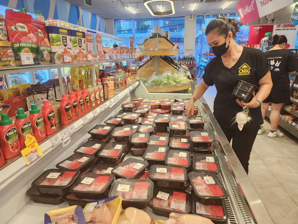 Thịt heo được bày bán tại siêu thị Vinmart (phường An Hội Tây, TPHCM)