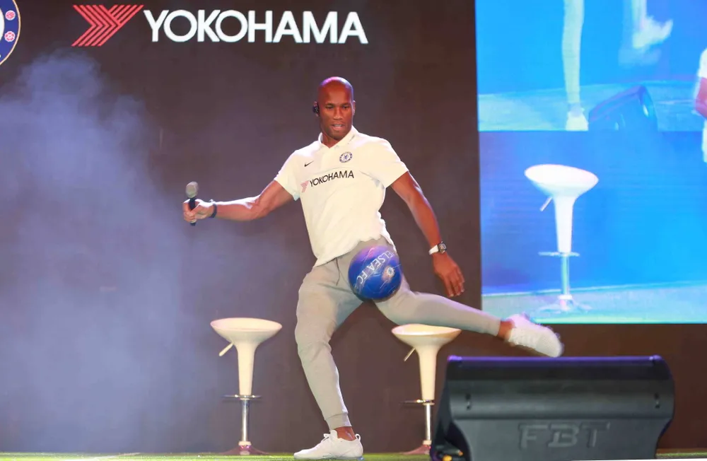 Chelsea đại thắng ngày Drogba về Việt Nam ảnh 4