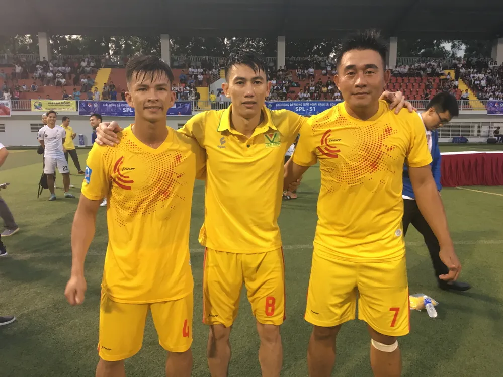 Bộ 3 Tuấn Vinh - Hưng Nghệ - Capdervilar