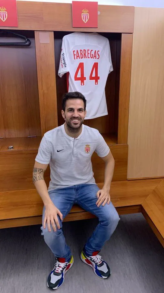 Fabregas gia nhập “biệt đội già gân” để “giải cứu binh nhì” Henry ảnh 2
