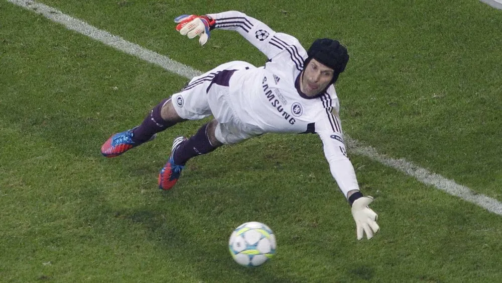 Petr Cech: Từ kẻ cống hiến máu – thịt – xương cho Chelsea đến gã khổng lồ “bắt vía” ảnh 2