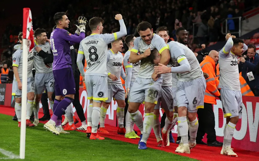 Ashley Cole có thể tái ngộ Lampard ở Derby County ảnh 3