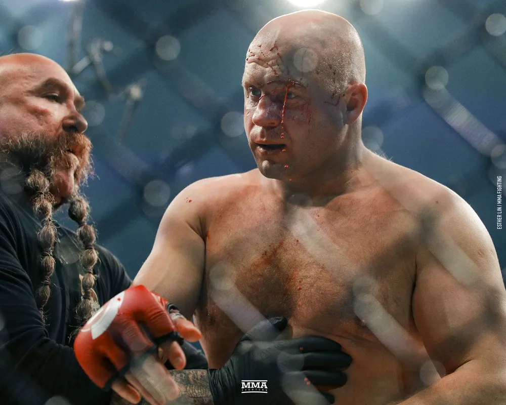 Đấu trường võ tự do: Võ sĩ Nga “hết thời”, thua ngay ở giây thứ 35 trên đất Mỹ ảnh 1