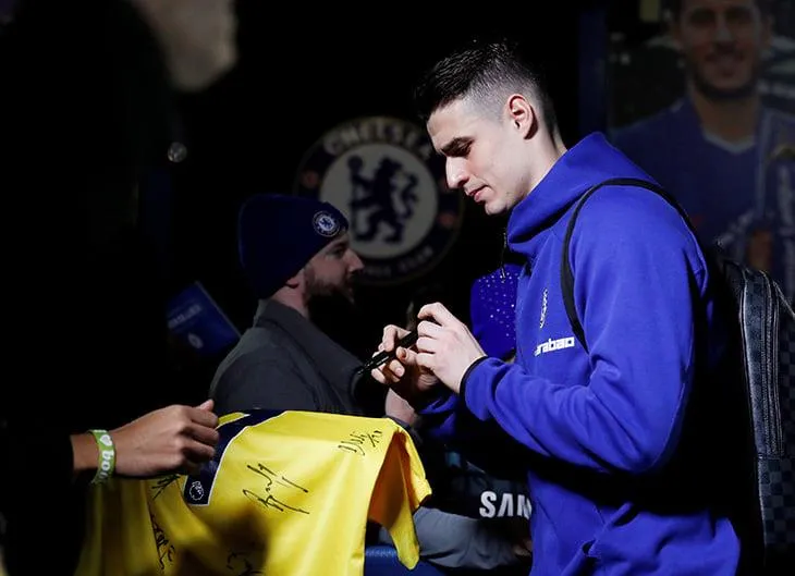 Toàn cảnh chuyện Sarri trừng phạt Kepa, xếp anh này trên ghế dự bị ảnh 1