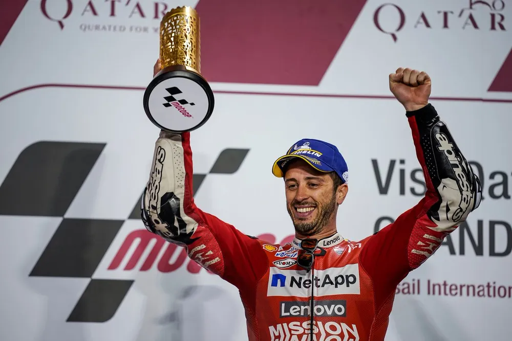 Đua xe mô tô: So kè từng mét đường, khúc cua, Dovizioso hạ Marquez, lên ngôi Vua ở Qatar ảnh 2