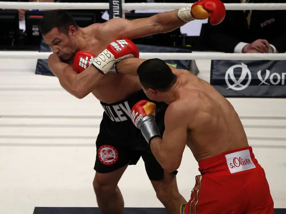 Quyền Anh: Cưỡng hôn nữ phóng viên gợi cảm, quyền thủ Bulgaria sắp bị kiện ảnh 3