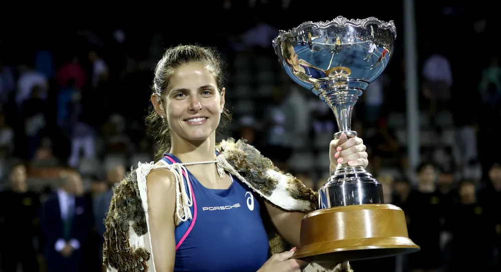 Miami Open: Barty là tay vợt thứ 14 đăng quang ở WTA Tour mùa này ảnh 2