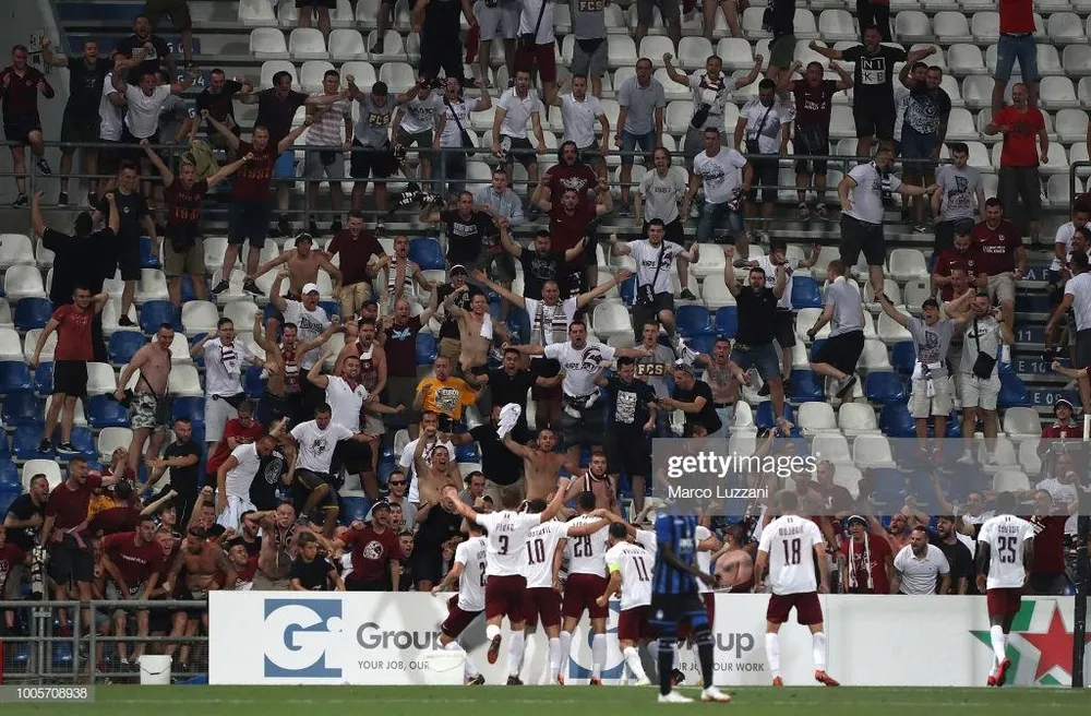 CLB châu Âu của ông chủ Việt Nam và PVF: CĐV cuồng nhiệt và đốt pháo sáng hơn cả CĐV Hải Phòng ảnh 5