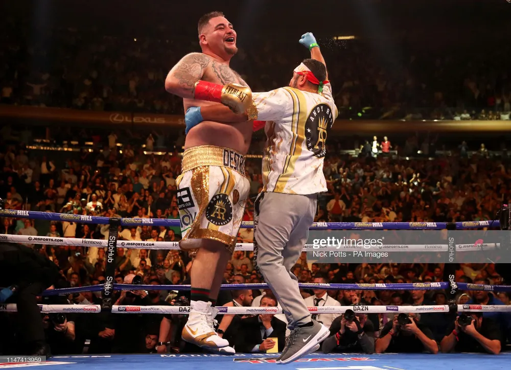 Quyền Anh: Truyền kỳ về “Gã mập ù” Ruiz - 12 tuổi, đánh bại người trưởng thành, 19 tuổi, nặng 135 kg ảnh 7