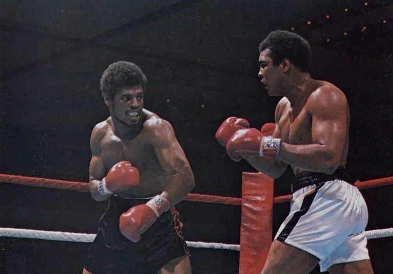 Quyền Anh: Truyền kỳ về “Gã mập ù” Ruiz - 12 tuổi, đánh bại người trưởng thành, 19 tuổi, nặng 135 kg ảnh 1