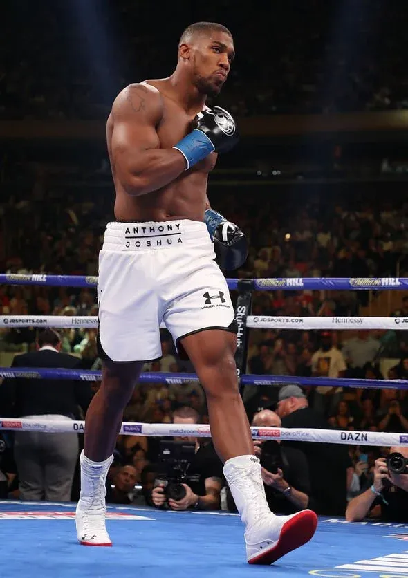 Quyền Anh: Ông bầu Eddie Hearn tiết lộ sự thật kỳ lạ - Joshua thấy… nhẹ nhõm sau khi bị Ruiz đấm gục ảnh 1