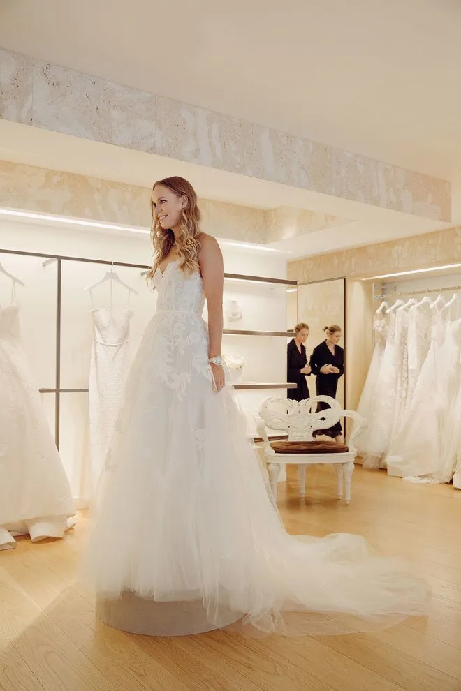 “Mỹ nhân” Đan Mạch Caroline Wozniacki: Diện váy cưới tuyệt đẹp để lên xe hoa ảnh 5