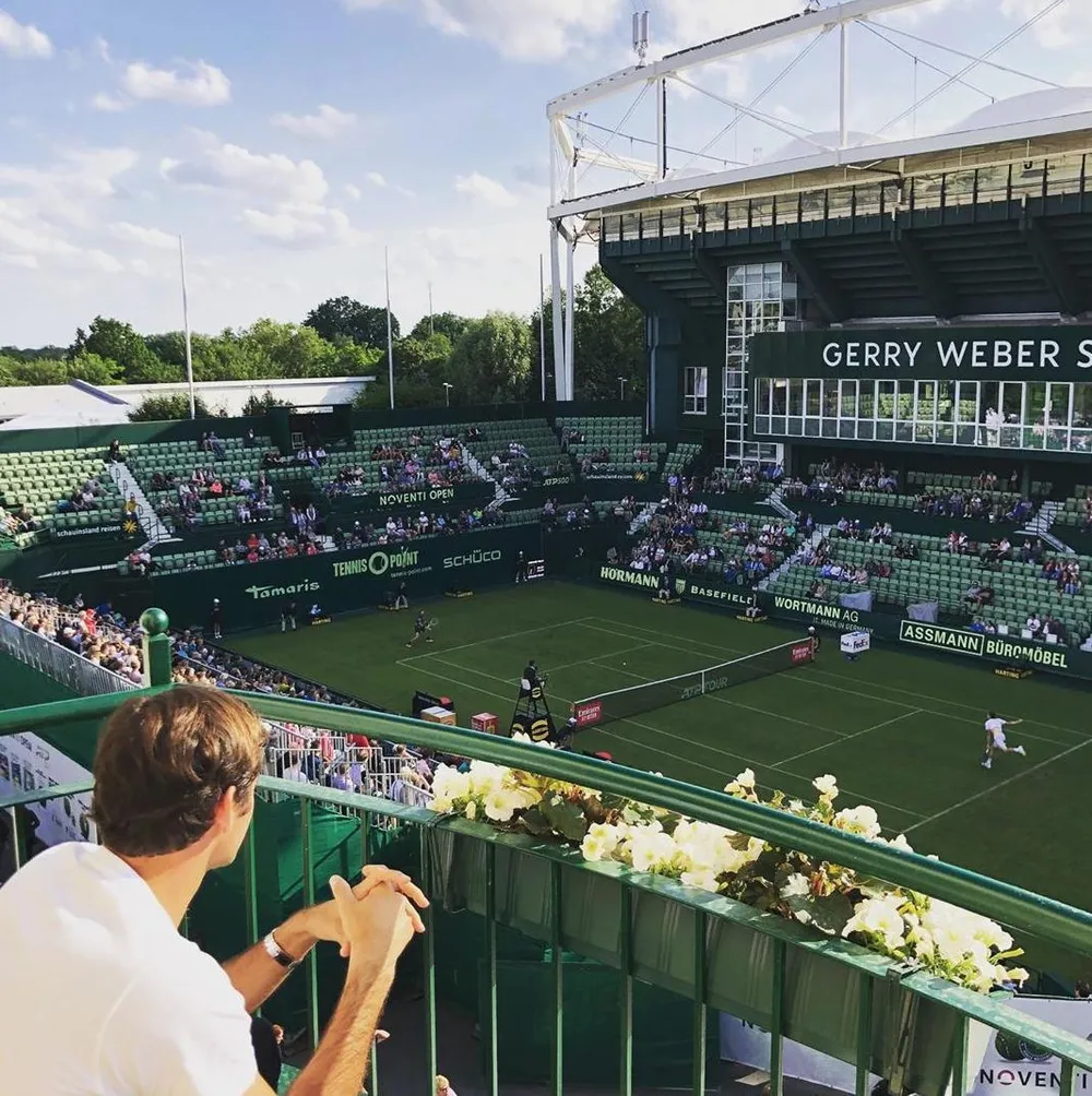 Halle Open: Federer sẽ xuất trận với túi vợt Wilson “Cúp vàng Wimbledon” ảnh 3