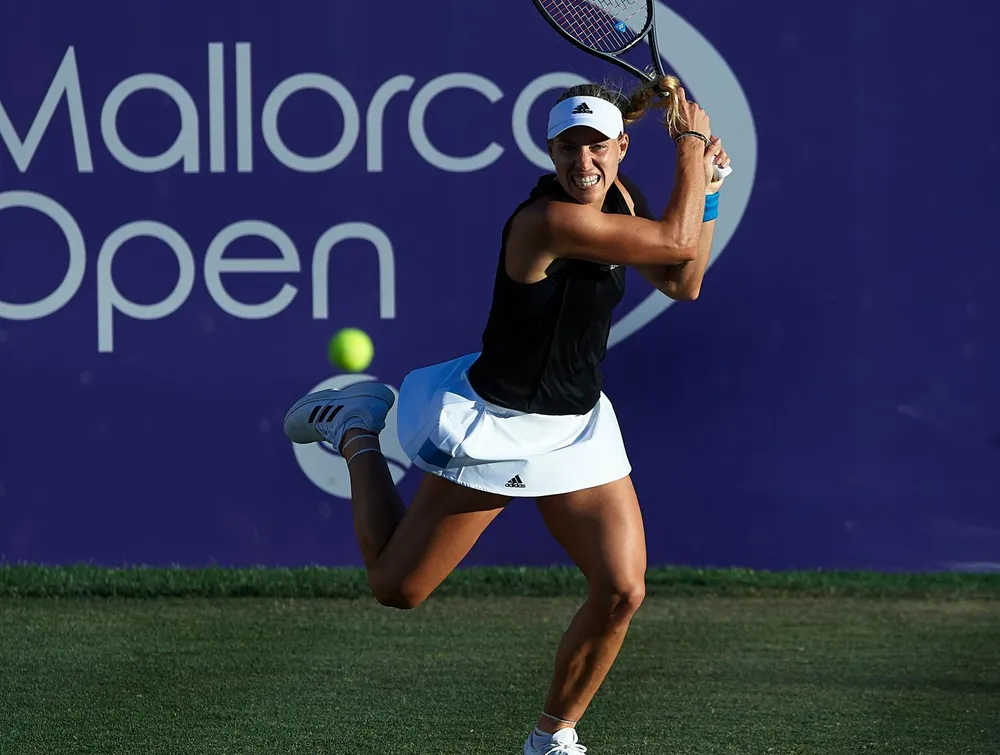 Mallorca Open: Kerber – Sharapova, đại chiến giữa 2 “kiều nữ Wimbledon” ảnh 1