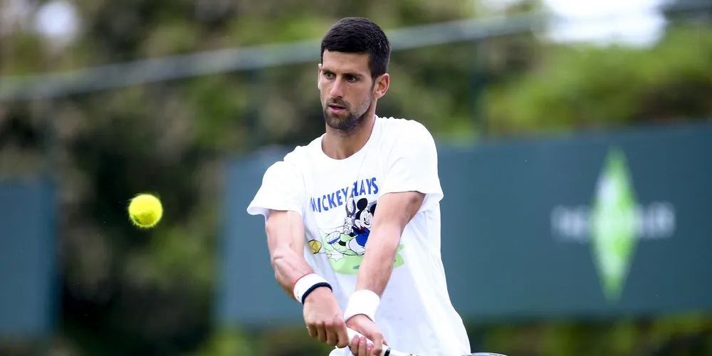 Djokovic tập luyện ở Stoke Park 
