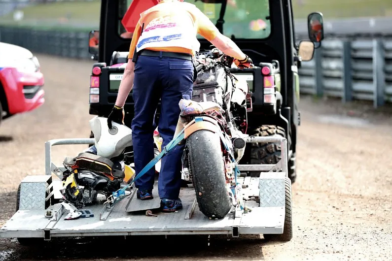 Đua xe mô tô: Gặp tai nạn rợn người, Lorezno gãy đốt sống lưng thứ 6 ảnh 2