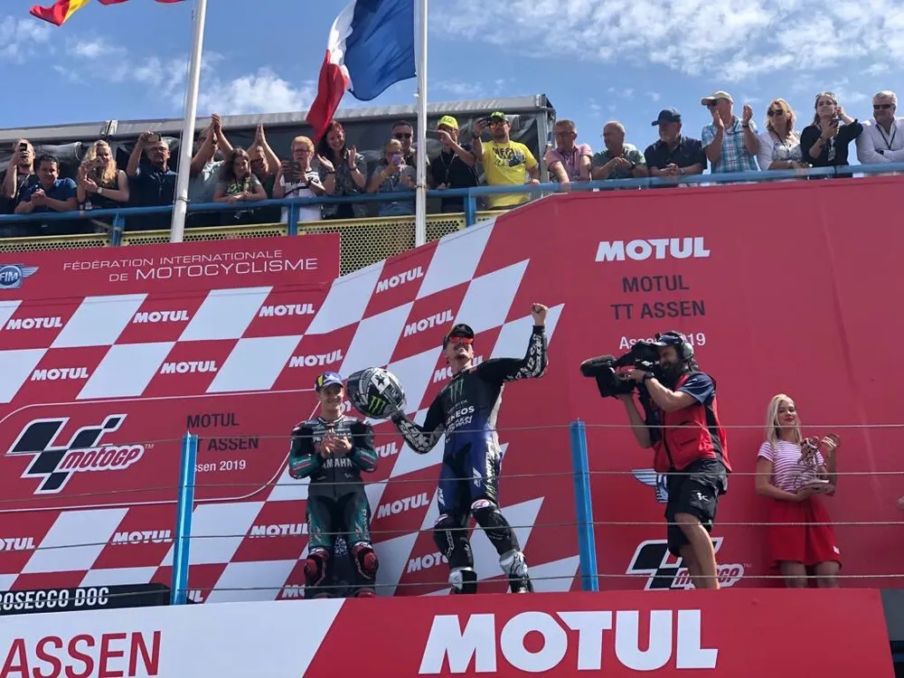 Đua xe mô tô: Đánh bại Marquez ngoạn mục, Vinales giành chiến thắng đầu tay ảnh 2