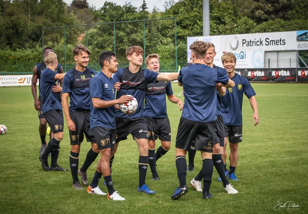 Công Phượng cười toe toét, mang lại may mắn cho Sint-Truidense trong ngày hội quân ảnh 1