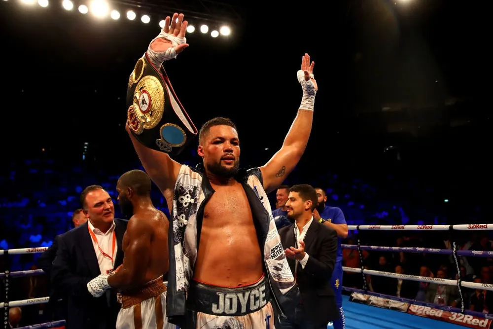 Quyền Anh: Đấm gục em họ của Fury “giận dữ”, Triple D thống trị làng quyền hạng nặng Anh quốc ảnh 1