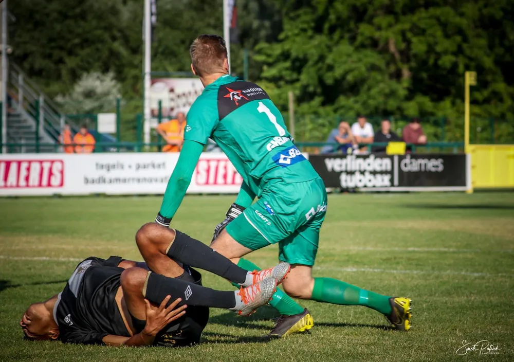 Công Phượng cười toe toét, mang lại may mắn cho Sint-Truidense trong ngày hội quân ảnh 5