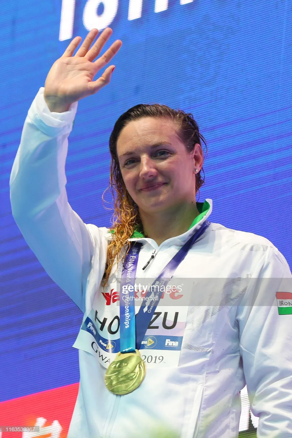 Giải bơi lội VĐTG: Vừa quay trở lại, nữ kình ngư từng bơi nhanh hơn cả nam VĐV Mỹ thắng ngay HCB ảnh 3