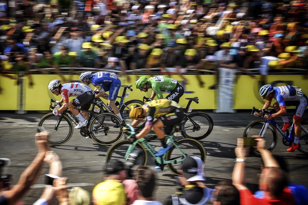 Tour de France: Ewan lần thứ 2 thắng chặng, Alaphilippe vẫn giữ cách biệt ảnh 1