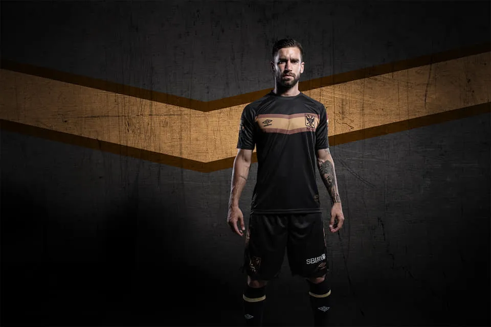 Không có “người mẫu” Công Phượng, Sint-Truidense vẫn công bố áo đấu tuyệt đẹp, Fan Việt phấn khích ảnh 3