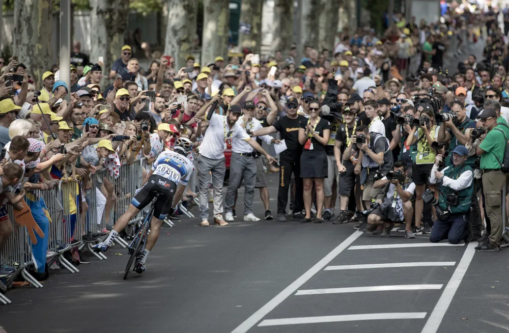 Tour de France: Trentin thắng chặng 17, Alaphilippe vẫn an toàn trước khi lao vào dãy Alpes ảnh 2