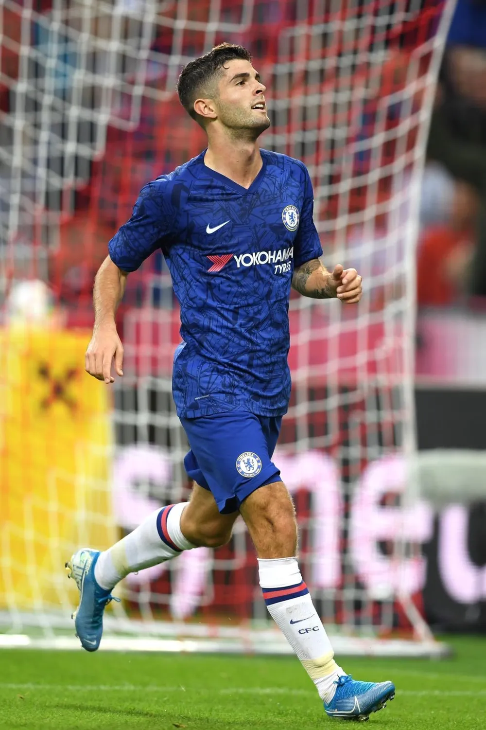 Ông chủ Nga của Chelsea chỉ cần nói 4 từ, “Captain America” đã sướng ngất ngây ảnh 2