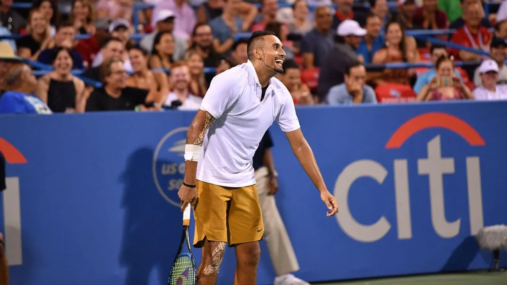 Mang giày cho Tsitsipas, Kyrgios tiễn đối thủ khỏi bán kết Citi Open ảnh 1