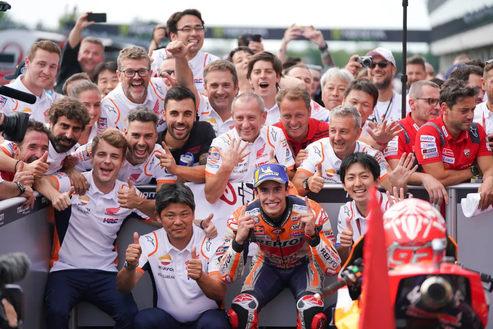 Hamilton và Marquez thống trị tuyệt đối đường đua F1 và MotoGP ảnh 1