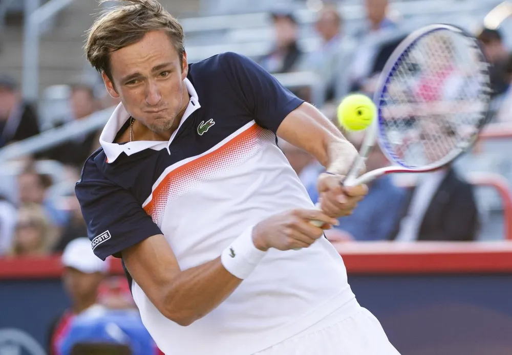 Rogers Cup: Nadal quyết đấu “tay súng trẻ người Nga” Medvedev ở chung kết ảnh 1