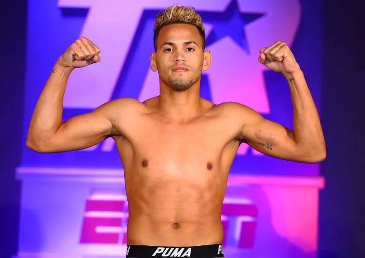 Võ sĩ vô địch Olympic đào ngũ khỏi Cuba bị đấm gục ngay hiệp 1, thua trận chuyên nghiệp đầu tiên ảnh 2