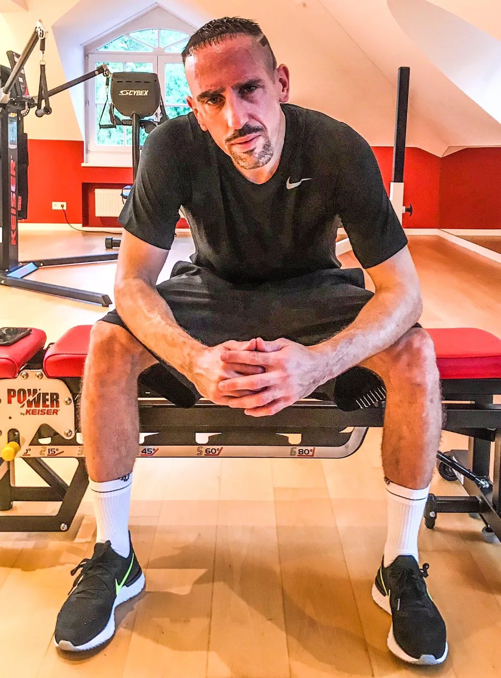 Hình ảnh cực ngầu của “Gã mặt sẹo” Ribery khi trở thành người Áo tím Fiorentina ảnh 3